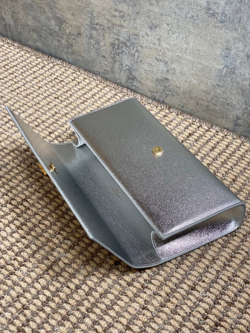 Y51 clutch bags